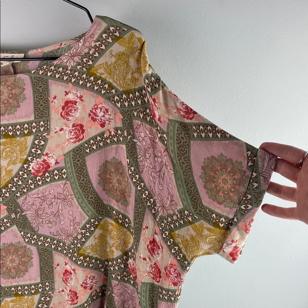 Easel Women's Pink Patchwork Floral Dolman Top Size S - Picture 4 of 10